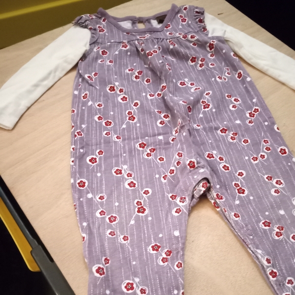 NWOT 6-12m Tea Purple and White with Flowers Onesie - Picture 2 of 5